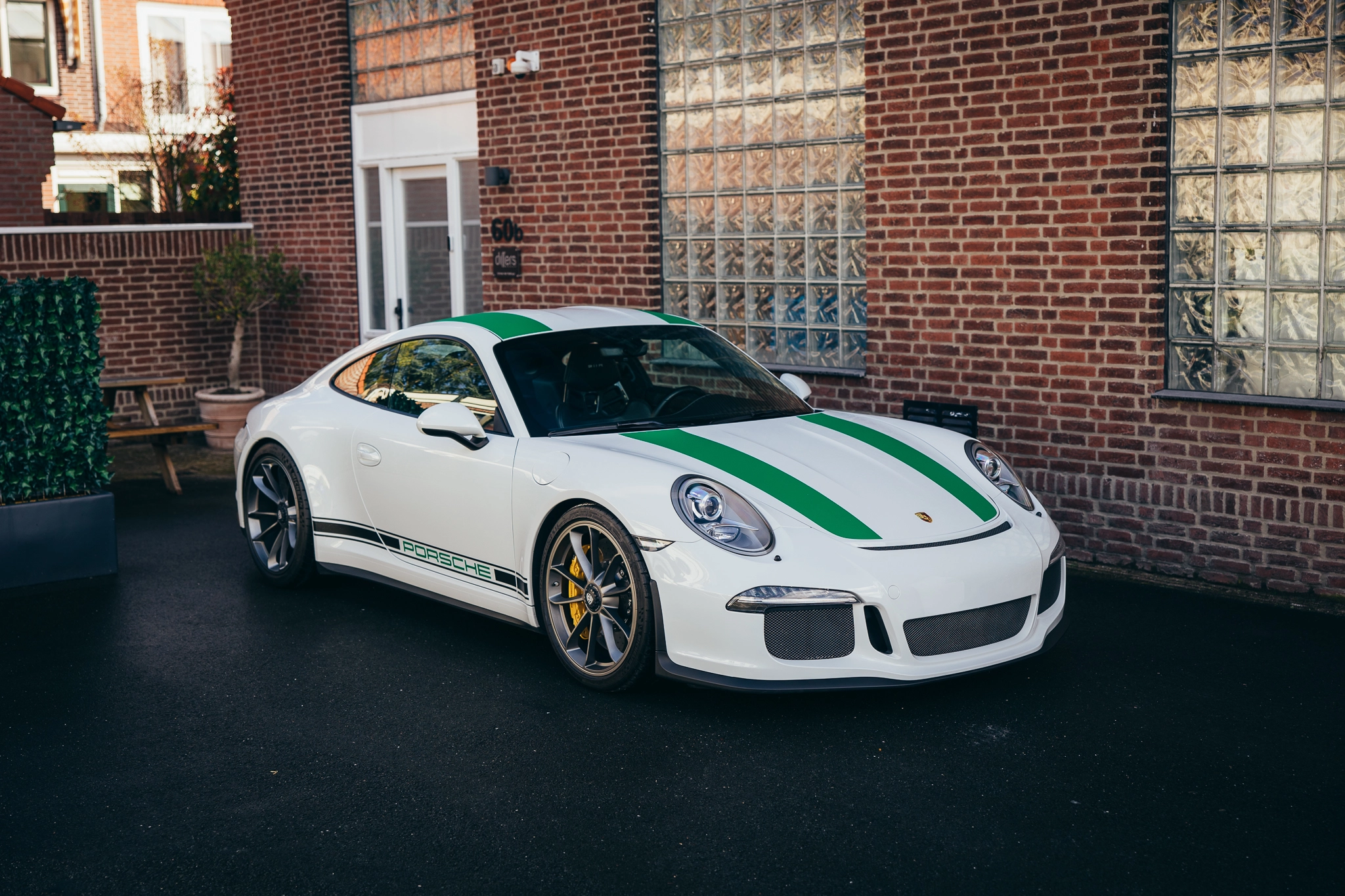 Porsche 911 R - View 6