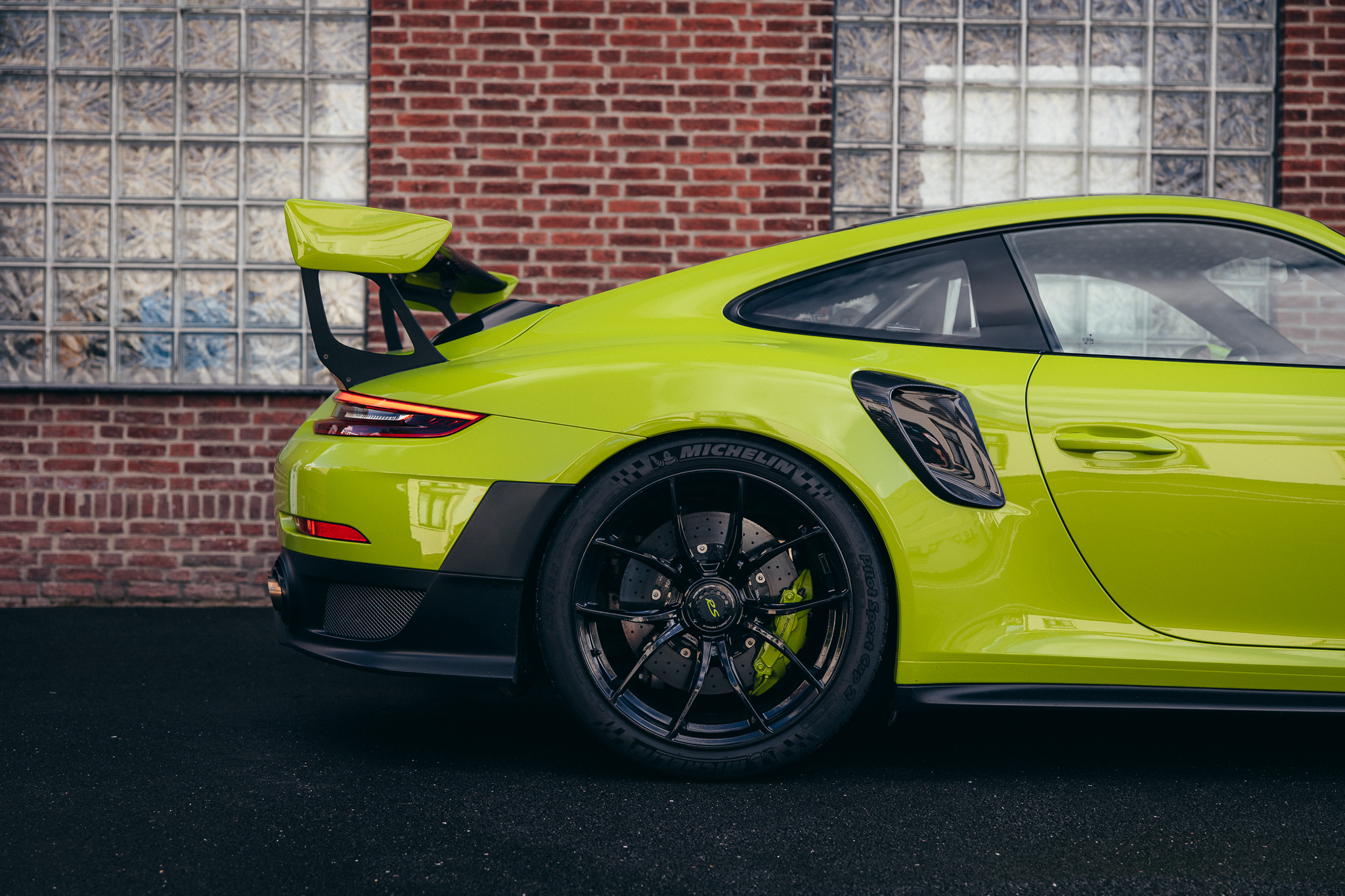 Porsche 991.2 GT2 RS - View 2