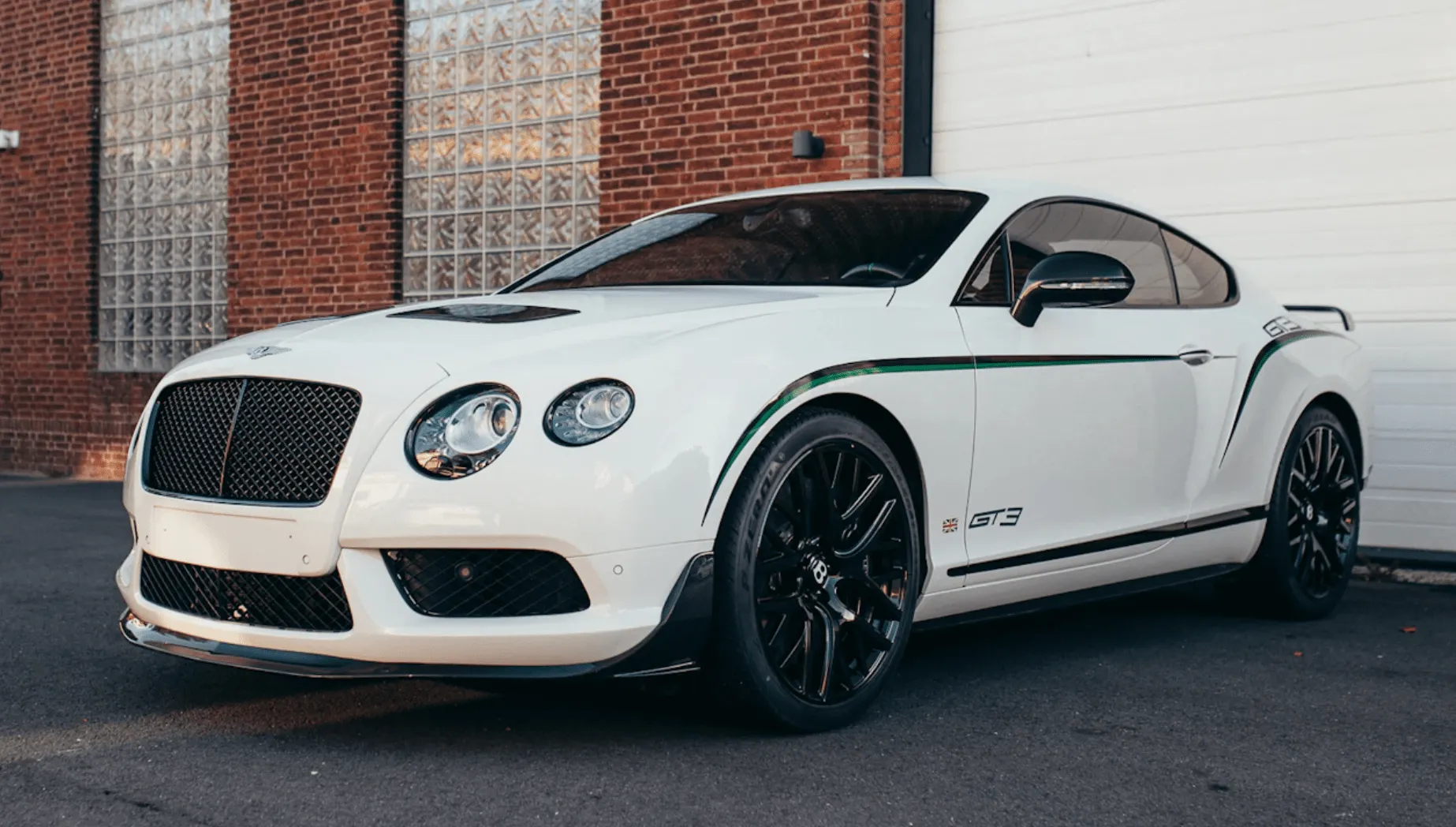 2015 Bentley Continental GT3-R - 8,168 KM