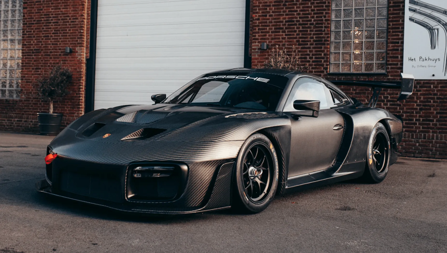 2019 Porsche 935 - 49 KM